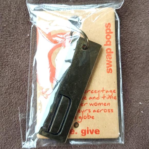 Boutique Swap Bops Adornment Charm Thin Rectangle D Any Necklace or Bracelet - Picture 2 of 6